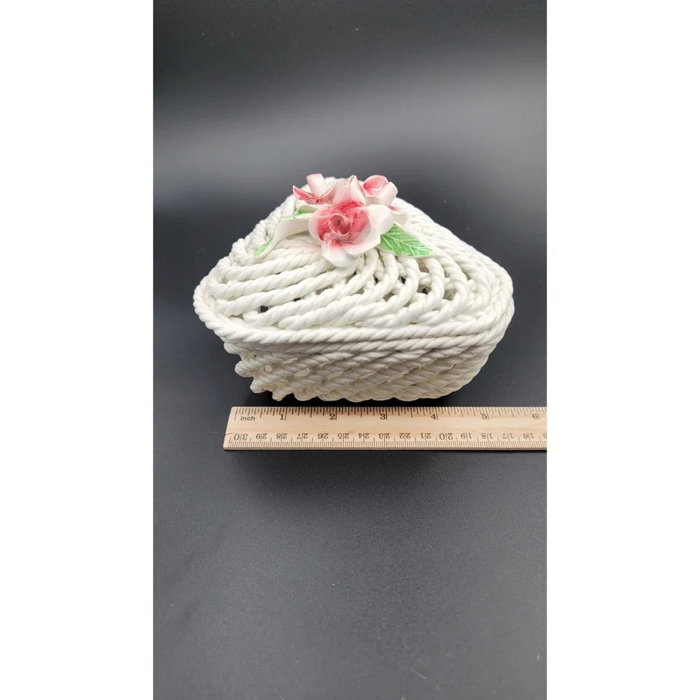 Vintage Levante Woven Porcelain Triangle Lidded Trinket Box Pink‎ Roses Floral